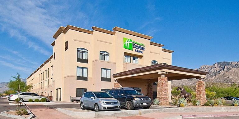 holiday inn express hotel & suites